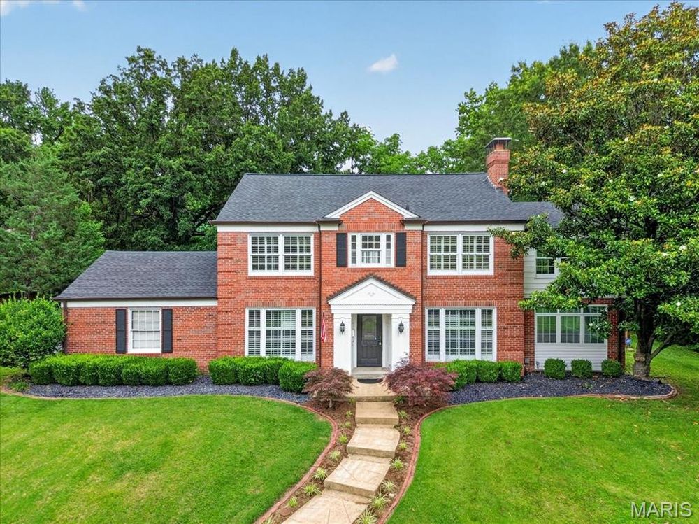 $1.3M home in Richmond Heights