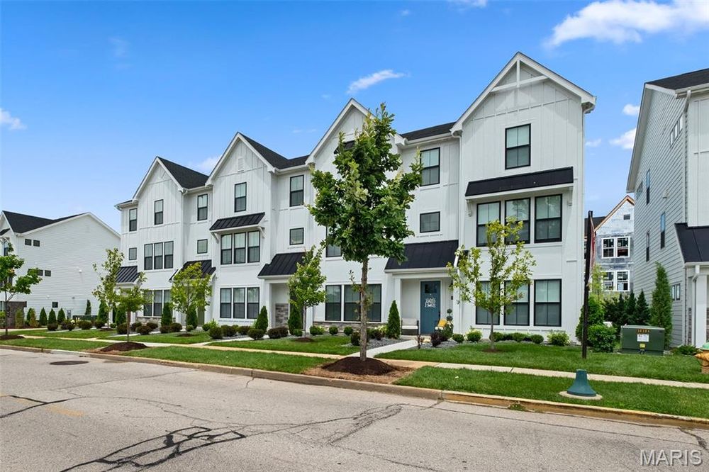 $690K home in Richmond Heights townhome